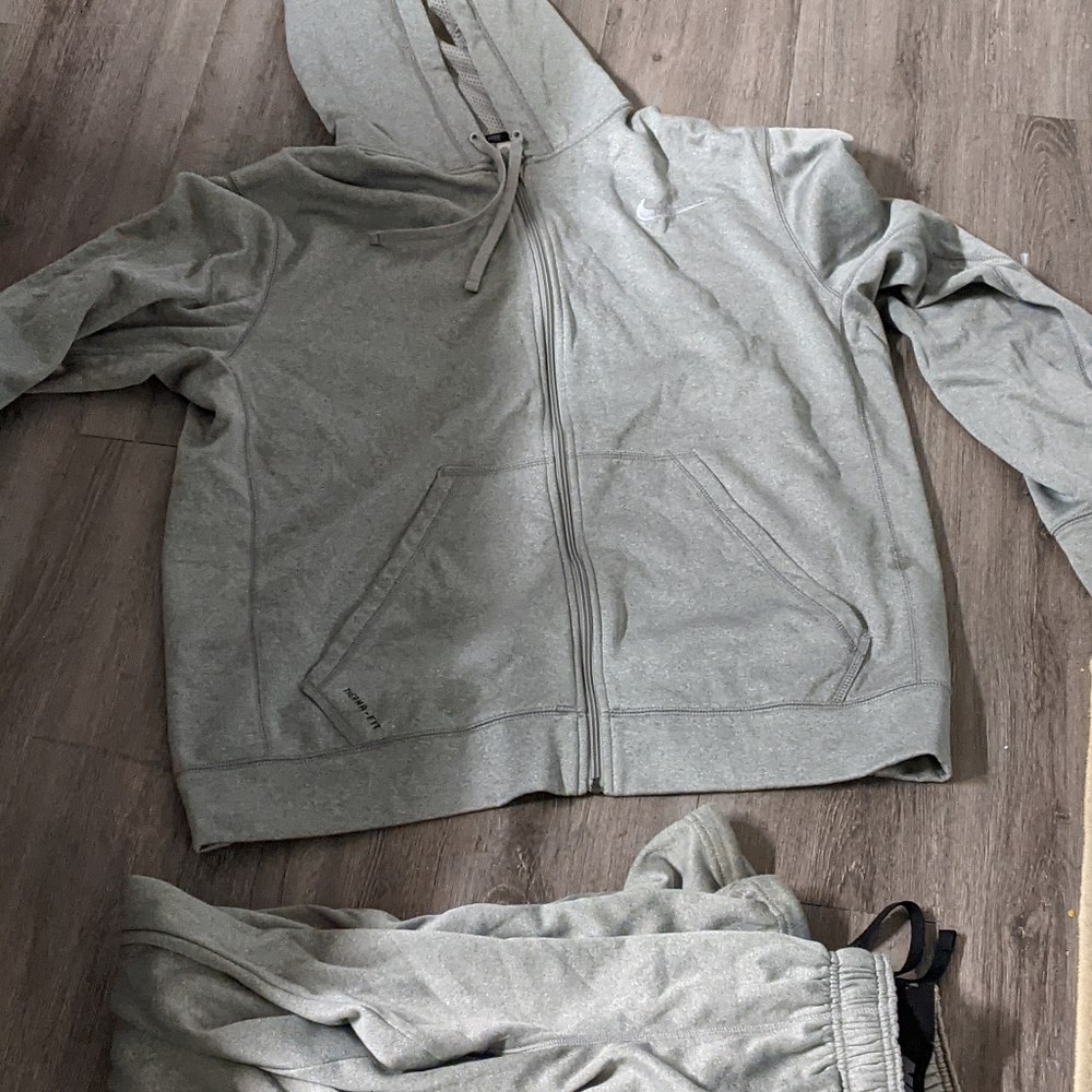 Nike therma fit set